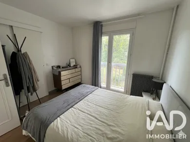 Apartment in Courbevoie (92400)