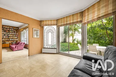Apartment in Paris (75016)