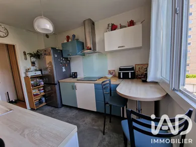 Apartment in Grenoble (38100)