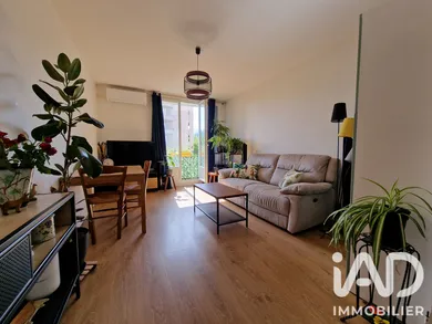 Apartment in Grenoble (38100)