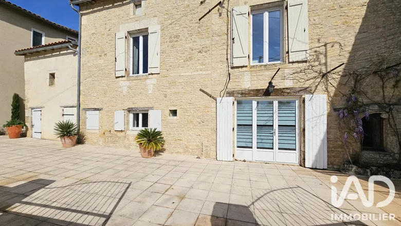 Maison 4 pièces 128 m² · à Ruffec · 128 m² · 135 000 €