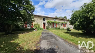 Longere in Sommières-du-Clain (86160)