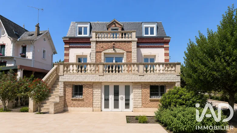 Maison 5 pièces 120 m² · à Chelles · 120 m² · 630 000 €