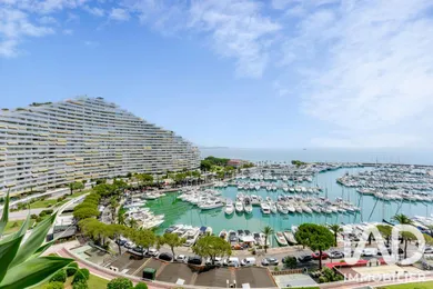 Apartment in Villeneuve-Loubet (06270)