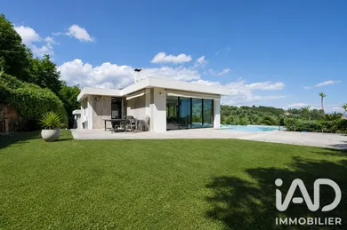 Maison d'architecte à Le Rouret (06650)