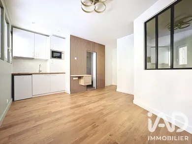 Apartment in Paris (75016)