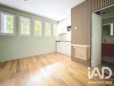 Apartment in Paris (75016)