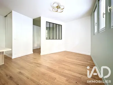 Apartment in Paris (75016)