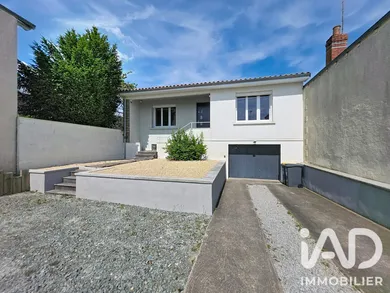 Maison de ville à Parthenay (79200)