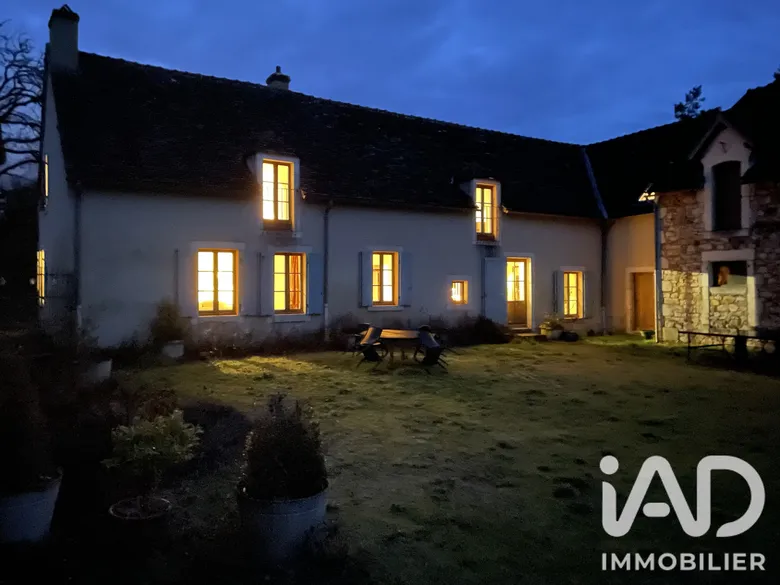 Maison 9 pièces 268 m² · à Ciron · 268 m² · 295 000 €