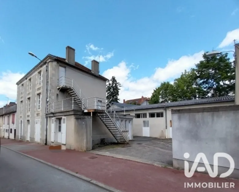 Maison 8 pièces 243 m² · à Montmorillon · 243 m² · 99 900 €