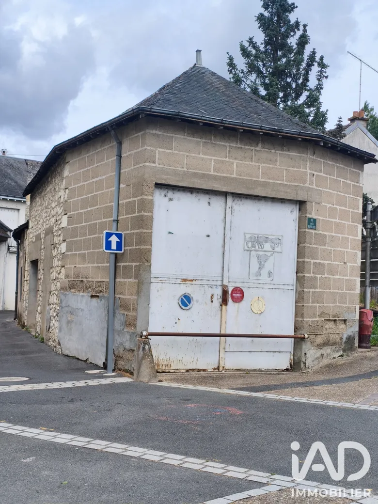 Parking 61 m² · à L'Île-Bouchard · 61 m² · 55 000 €