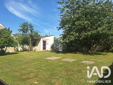 Maison à Saint-Cyr-sur-Morin (77750)