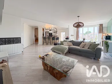Duplex in Mantes-la-Jolie (78200)