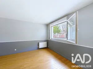 Apartment in Paris (75019)