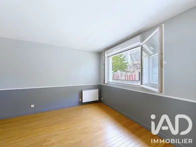 Apartment in Paris (75019)