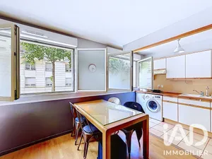 Apartment in Paris (75019)