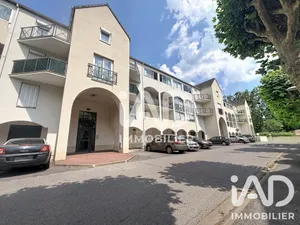 Apartment in Émerainville (77184)