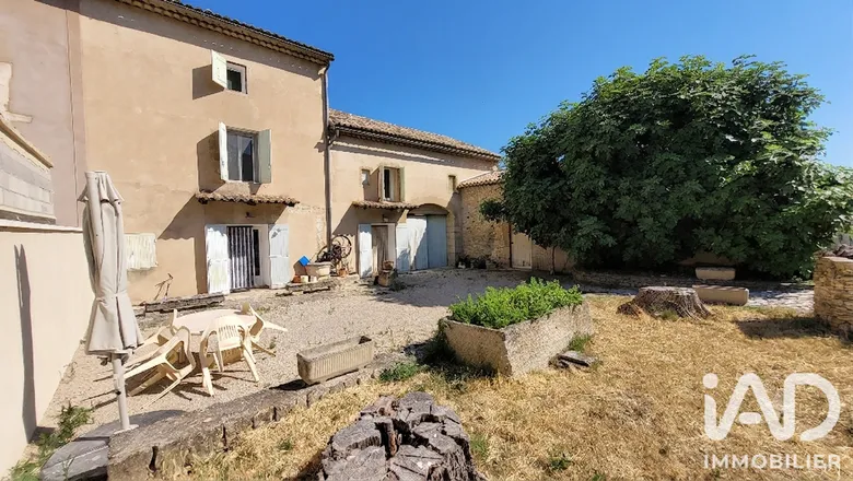 Maison 7 pièces 148 m² · à Robion · 148 m² · 506 000 €