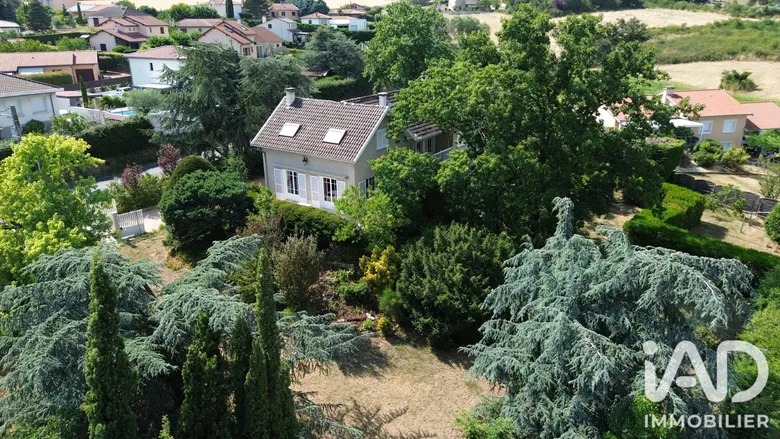 Maison 7 pièces 215 m² · à Sainte-Consorce · 215 m² · 690 000 €