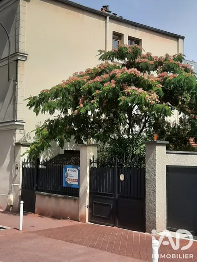 Apartment in Montrouge (92120)