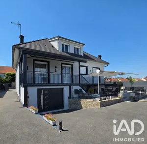House in Magnet (03260)