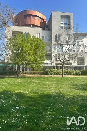 Apartment in Sceaux (92330)