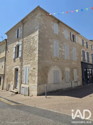 Building in Blaye (33390)