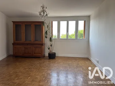 Apartment in Yerres (91330)