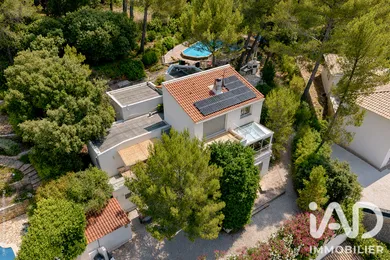 Architectural house in Peypin (13124)