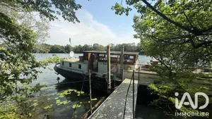 Barge in Évry (91000)