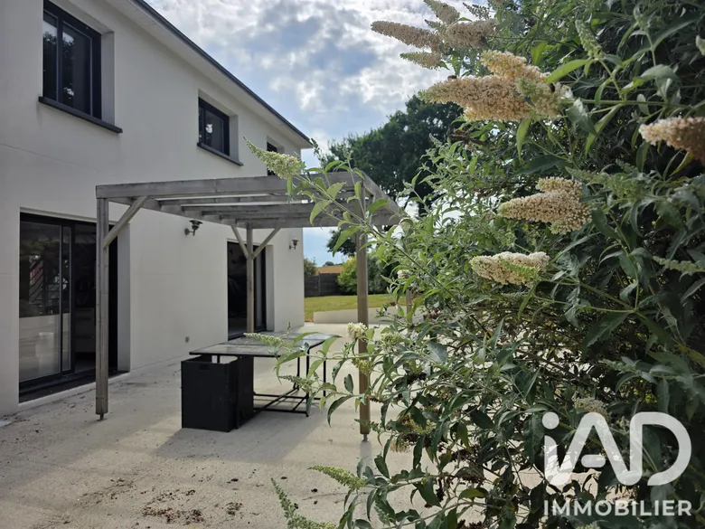 Maison 6 pièces 129 m² · à Plouguenast · 129 m² · 363 000 €