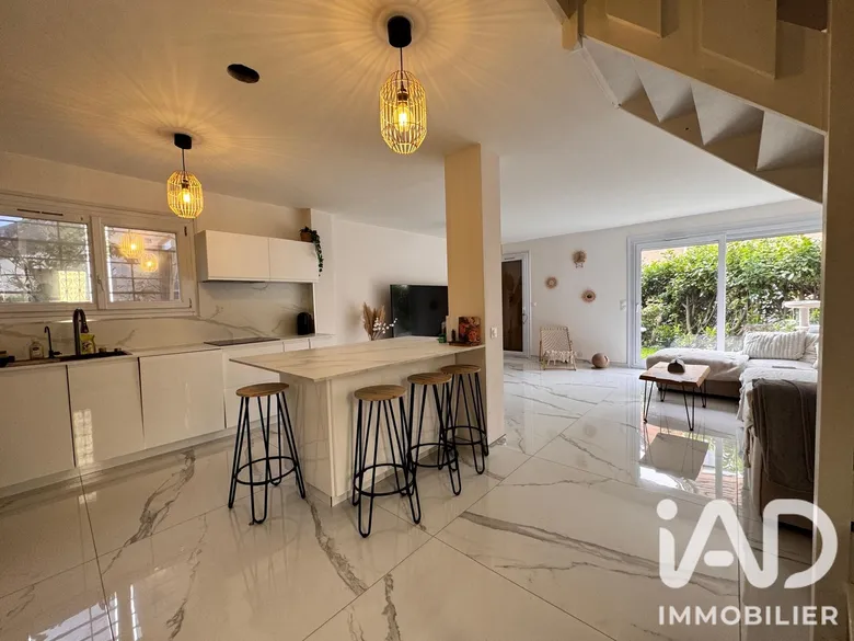 Appartement 5 pièces 97 m² · à Noiseau · 97 m² · 350 000 €