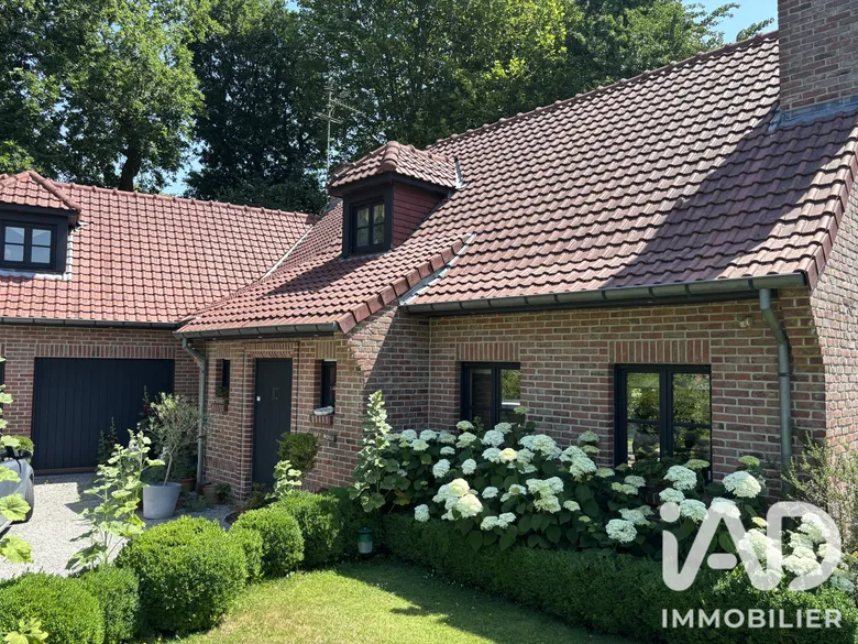 Maison 6 pièces 153 m² · à Croix · 153 m² · 820 000 €