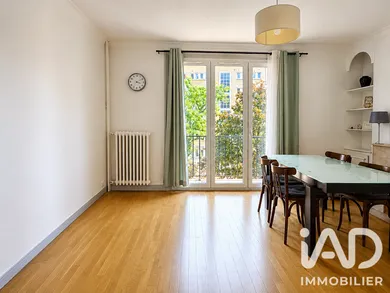 Apartment in Paris (75015)