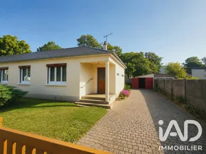 Townhouse in Neuville-aux-Bois (45170)