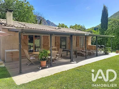 House in La Roque-en-Provence (06910)