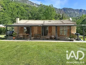 House in La Roque-en-Provence (06910)