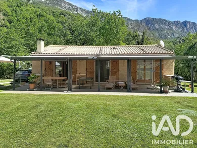 House in La Roque-en-Provence (06910)