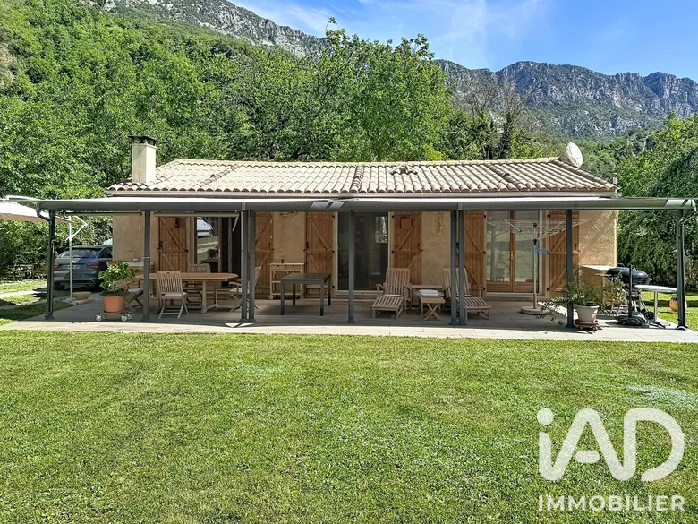 Maison 3 pièces 96 m² · à La Roque-en-Provence · 96 m² · 378 000 €