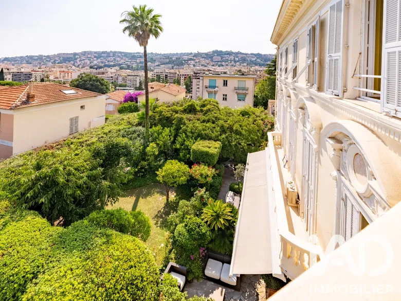 Appartement 5 pièces 129 m² · à Nice · 128,6 m² · 735 000 €