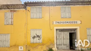 Building in Apt (84400)