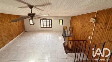 Building in Apt (84400)