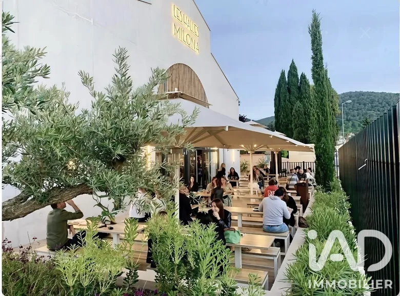 Local commercial 20 m² · à La Crau · 20 m² · 67 200 €
