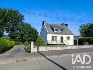 Traditional house in Saint-Thuriau (56300)