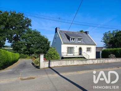Traditional house in Saint-Thuriau (56300)