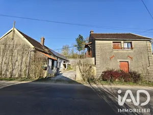Village house in Chesley (10210)