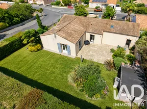 Maison à Saint-Étienne-du-Bois (85670)