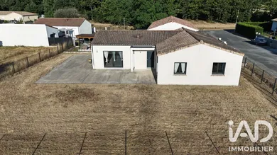 Maison à Bussac-Forêt (17210)