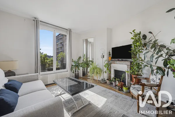 Appartement à Saint-Ouen-sur-Seine (93400) photo 2